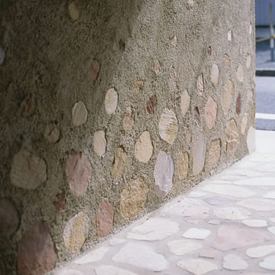 欧風専用住宅の土石壁　| 和欧スタイル 専用住宅デザイン