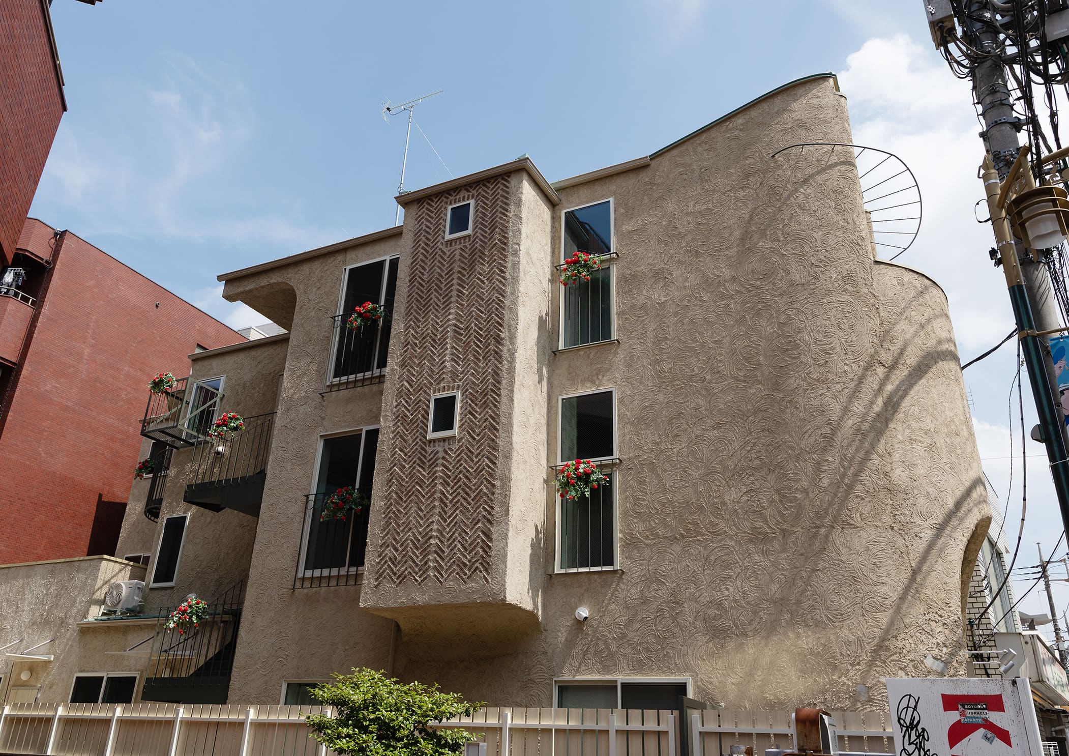 エンゲルベルグ | アトリエ ボーヌ- 賃貸住宅建築設計・ローコスト＆長期高利回りの中庭アパルトメント - デザイナーズ物件・おしゃれ賃貸・ヨーロッパ風・賃貸経営・中庭・新しいアパート・丸山耕一 まるやまこういち・丸山保博 まるやまほはく