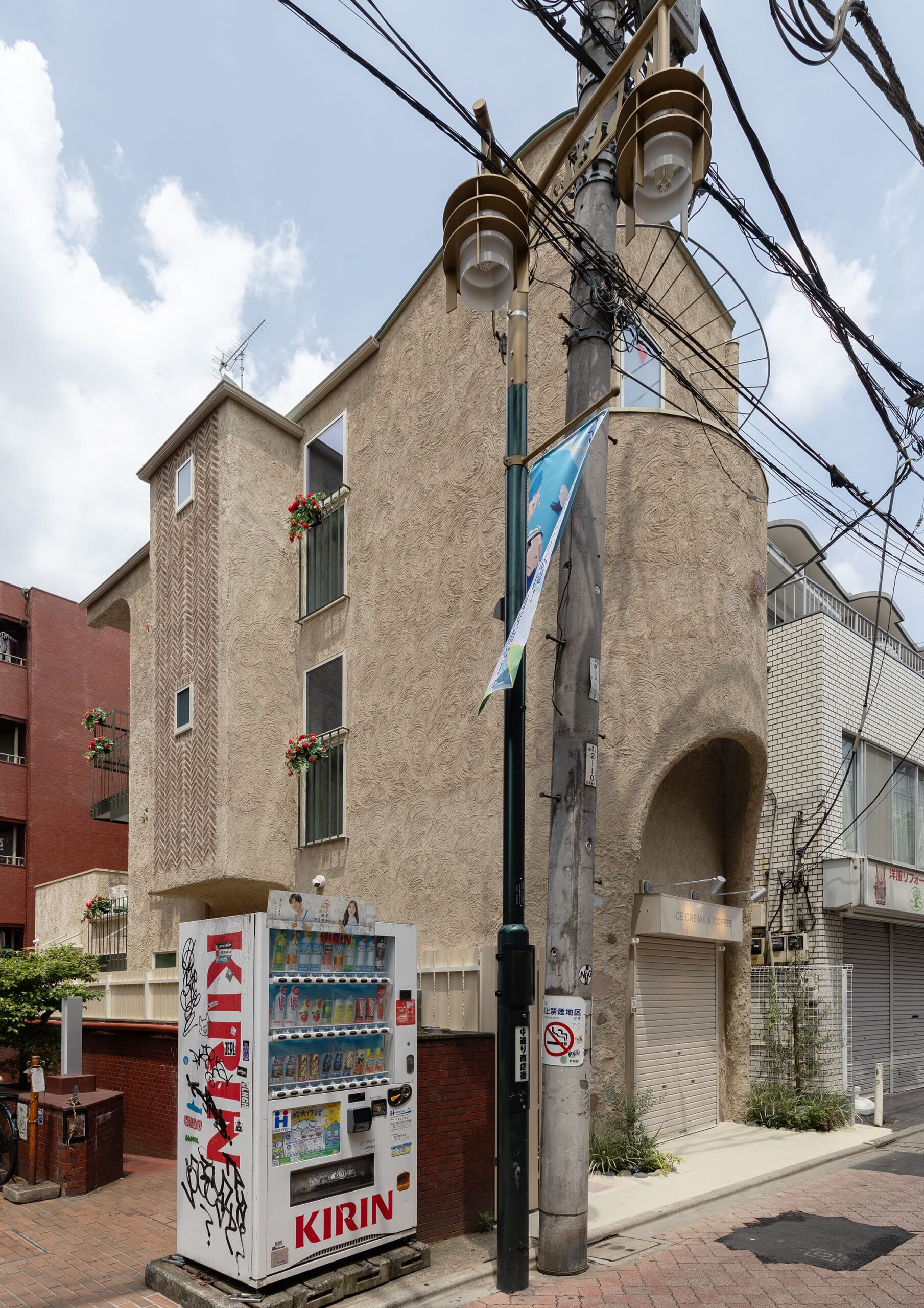 エンゲルベルグ | アトリエ ボーヌ- 賃貸住宅建築設計・ローコスト＆長期高利回りの中庭アパルトメント - デザイナーズ物件・おしゃれ賃貸・ヨーロッパ風・賃貸経営・中庭・新しいアパート・丸山耕一 まるやまこういち・丸山保博 まるやまほはく